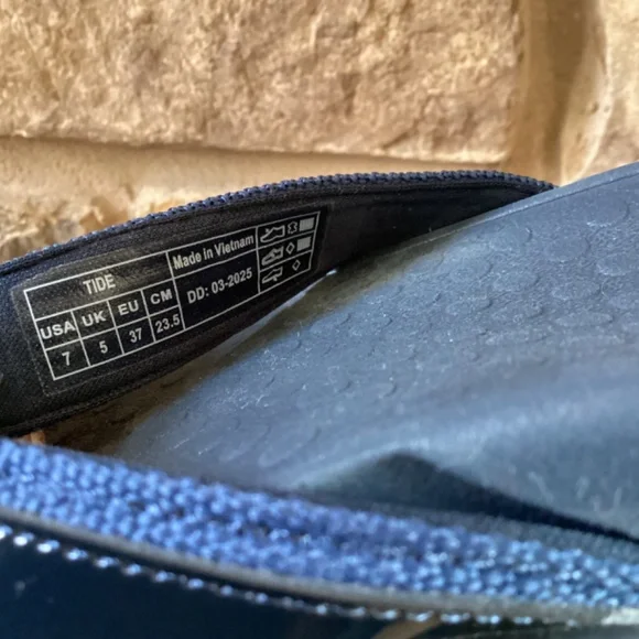 Vionic Tide Size 7 Navy Blue Women's Flip Flops Sandals Arch Support - Picture 6 of 7